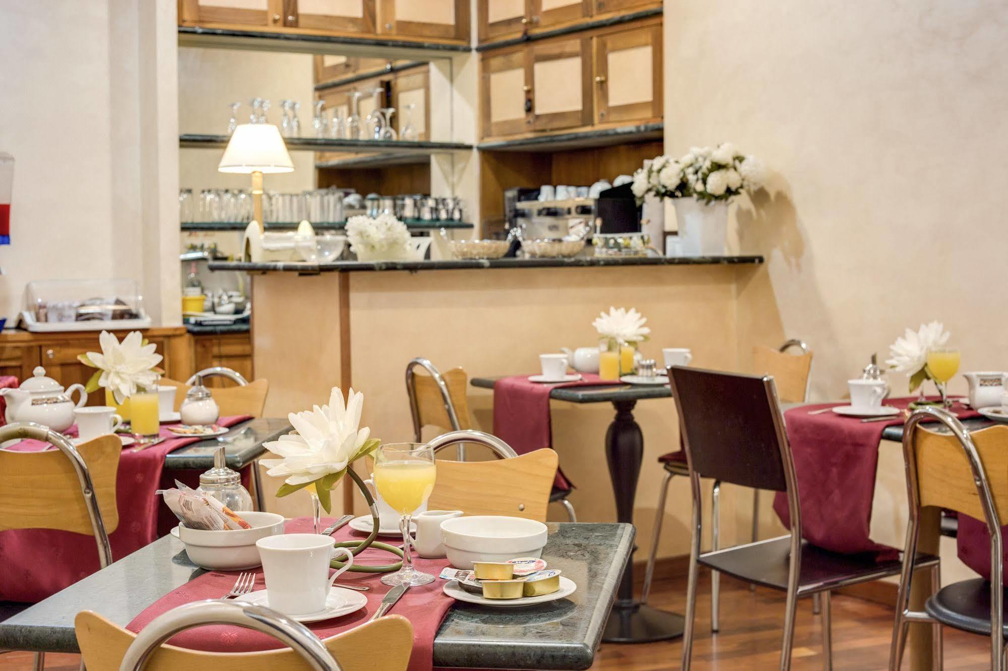 Le Petit Hotel 3*